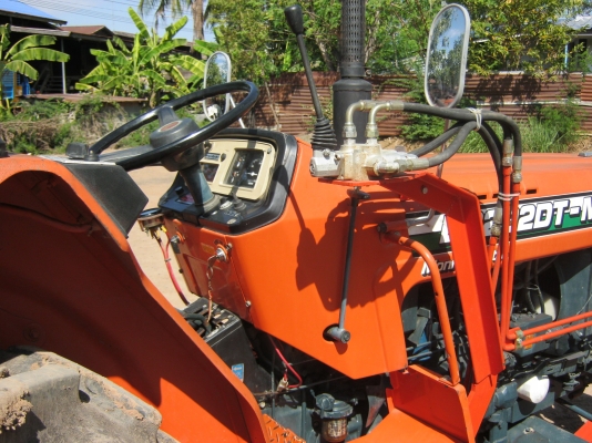 ขายด่วนรถไถนาคูโบต้า L 3202 DT-M 4WD 4X4 เพาเวอร์สวยๆ เดิมๆ พร้อมอุปกร์ใบมีดดันหน้า-ผานหลังสวยๆ ขายด่วนรถไถนาคูโบต้า L 3202 DT-M 4WD 4X4 เพาเวอร์สวยๆ เดิมๆ พร้อมอุปกร์ใบมีดดันหน้า-ผานหลังสวยๆ