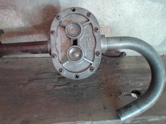 ขายสูบน้ำมันใช้มือหมุนรอบละ1ลิตร มือสองราคาถูก ขายสูบน้ำมันใช้มือหมุนรอบละ1ลิตร มือสองราคาถูก