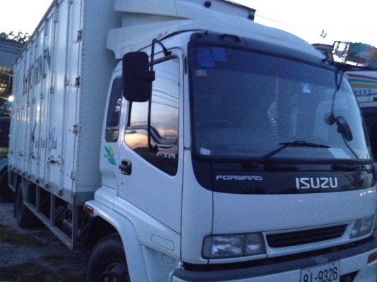 ขาย 6 ล้อ ISUZU FTR 200 ตู้ 10 บาน ปี 47