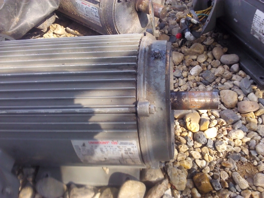 มอเตอร์ 15 แรงม้า ใช้ไฟ 220-380V. 3 เฟส ยี่ห้อ UNIMOUNT (มี 3 ตัว)