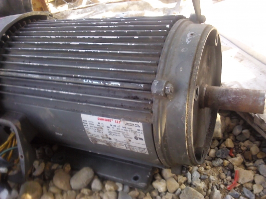 มอเตอร์ 15 แรงม้า ใช้ไฟ 220-380V. 3 เฟส ยี่ห้อ UNIMOUNT (มี 3 ตัว)