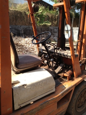 ขาย ฟอล์คลิฟต์ 3.0 ตัน TOYOTA 3FD30 เสาสูง 4 เมตร 185,000.- ขาย ฟอล์คลิฟต์ 3.0 ตัน TOYOTA 3FD30 เสาสูง 4 เมตร 185,000.-