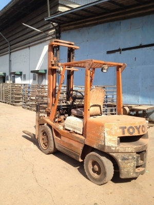 ขาย ฟอล์คลิฟต์ 3.0 ตัน TOYOTA 3FD30 เสาสูง 4 เมตร 185,000.- ขาย ฟอล์คลิฟต์ 3.0 ตัน TOYOTA 3FD30 เสาสูง 4 เมตร 185,000.-