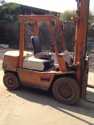 ขาย ฟอล์คลิฟต์ 3.0 ตัน TOYOTA 3FD30  เสาสูง 4 เมตร  185,000.-