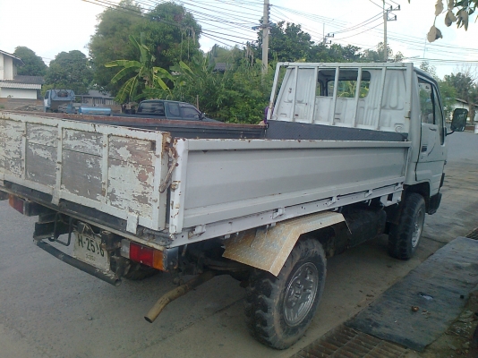 TOYOTA รถบรรทุก 4 ล้อ 4WD กระบะคาร์โก้