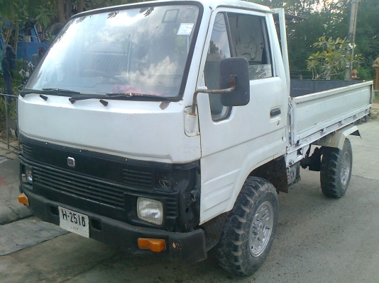 TOYOTA รถบรรทุก 4 ล้อ 4WD กระบะคาร์โก้