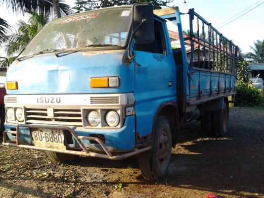 ขาย 6ล้อ ISUZU TL85 เครื่องใหญ่ ช่วงล่างใหญ่ วางเครื่องISUZU110ฝาขาว/ลงเล่มเรียบร้อย เครื่องแห้ง แน่น ไม่หลวม ไม่ไอ ช่วงล่างใหญ่ ของ110 ไม่มีส่าย คัสซีดีไม่ดามไม่ผุ ยาง7.5 ดี6เส้น กระบะยาว4.30ม.พื้นเหล็กคอกเหล็ก ไม่ผุ หัวดี ภายในดี เบาะสวย***ขายแล้วครับขอ