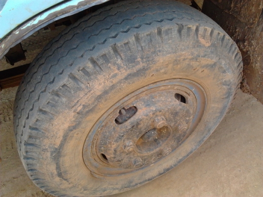 ***ขายแล้วครับขอบคุณ Truck2hand ขาย 6 ล้อ ISUZU TL100 ปี23 สภาพเดิมๆบางๆ เครื่อง4BC2 100 แรง แห้งๆ ไม่เยิ้ม ไม่หลวม ช่วงล่างเดิมๆ ไม่ส่าย เกียร์ดีเข้าง่าย คัสซีสวยไม่ผุ ไม่บวม กระบะพื้นไม้คอกไม้ ยาว4.30ม. ยางหน้า7.50 ดี6เส้น หัวไม่ผุ สีบาง ต้องเก็บ รถพร้อ