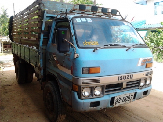 ***ขายแล้วครับขอบคุณ Truck2hand ขาย 6 ล้อ ISUZU TL100 ปี23 สภาพเดิมๆบางๆ เครื่อง4BC2 100 แรง แห้งๆ ไม่เยิ้ม ไม่หลวม ช่วงล่างเดิมๆ ไม่ส่าย เกียร์ดีเข้าง่าย คัสซีสวยไม่ผุ ไม่บวม กระบะพื้นไม้คอกไม้ ยาว4.30ม. ยางหน้า7.50 ดี6เส้น หัวไม่ผุ สีบาง ต้องเก็บ รถพร้อ