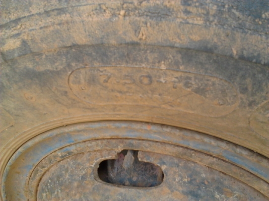 ***ขายแล้วครับขอบคุณ Truck2hand ขาย 6 ล้อ ISUZU TL100 ปี23 สภาพเดิมๆบางๆ เครื่อง4BC2 100 แรง แห้งๆ ไม่เยิ้ม ไม่หลวม ช่วงล่างเดิมๆ ไม่ส่าย เกียร์ดีเข้าง่าย คัสซีสวยไม่ผุ ไม่บวม กระบะพื้นไม้คอกไม้ ยาว4.30ม. ยางหน้า7.50 ดี6เส้น หัวไม่ผุ สีบาง ต้องเก็บ รถพร้อ