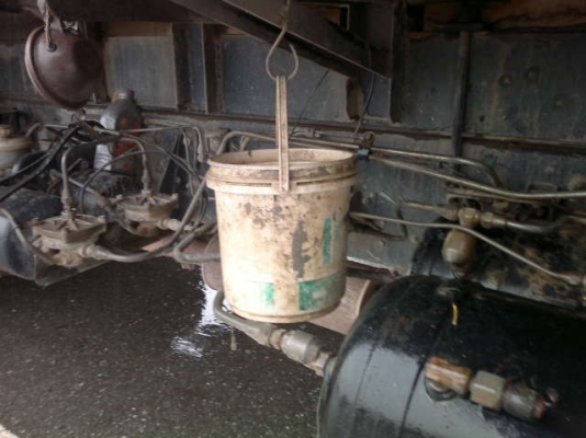 รถฮีโน่ 10 ล้อดั๊ม FM3H  195 แรงม้า ปี 39  สนใจติดต่อ 081 - 6079515