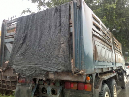 รถฮีโน่ 10 ล้อดั๊ม FM3H  195 แรงม้า ปี 39  สนใจติดต่อ 081 - 6079515