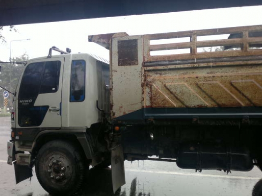 รถฮีโน่ 10 ล้อดั๊ม FM3H  195 แรงม้า ปี 39  สนใจติดต่อ 081 - 6079515