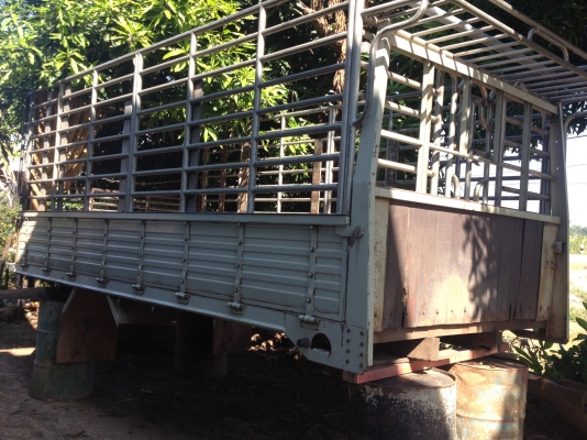 ประกาศขาย**คอกรถ 6 ล้อ