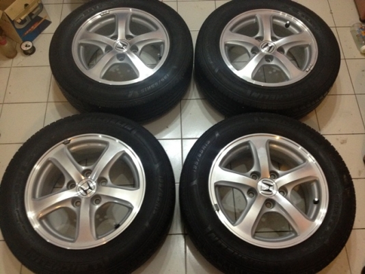 ขายแม็กซ์เดิมมือ2 Honda Civic ขอบ 15 พร้อมยางปี 10 ราคา 6500 บ.ราคาถูก
