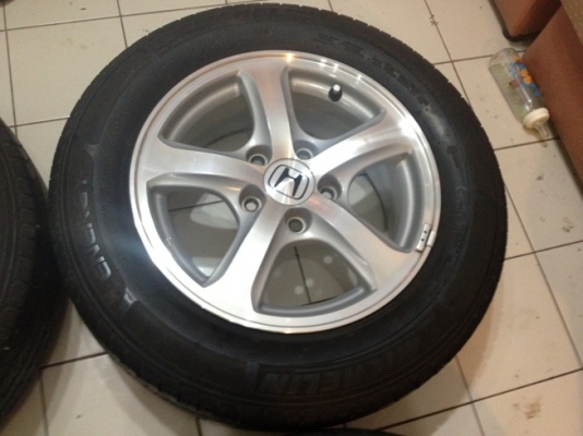 ขายแม็กซ์เดิมมือ2 Honda Civic ขอบ 15 พร้อมยางปี 10 ราคา 6500 บ.ราคาถูก