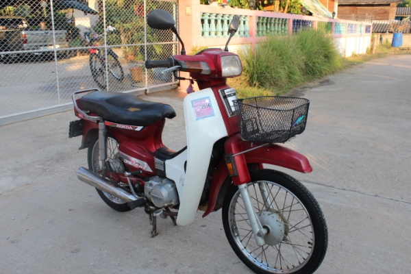 ดรีมคุรุสภาสตาร์ทมือทะเบียนโอนภาษีเต็มเดิมๆพร้อมประกวดขาย12800บาท