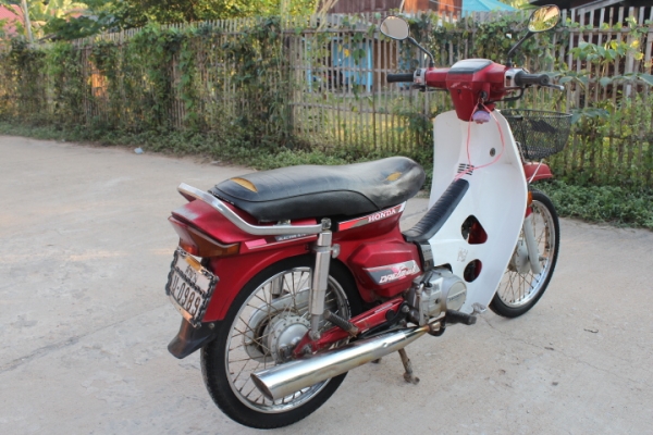 ดรีมคุรุสภาสตาร์ทมือทะเบียนโอนภาษีเต็มเดิมๆพร้อมประกวดขาย12800บาท