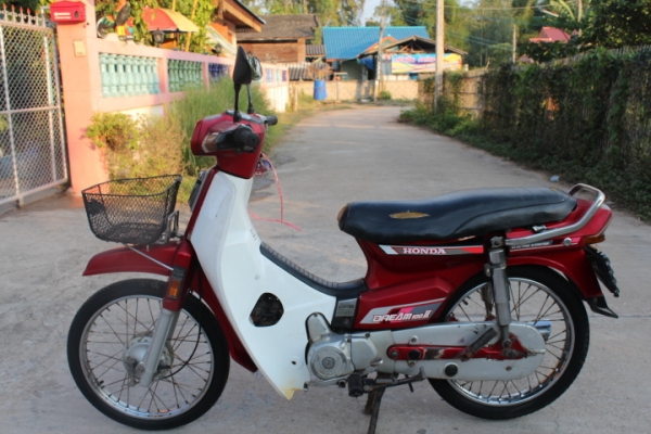 ดรีมคุรุสภาสตาร์ทมือทะเบียนโอนภาษีเต็มเดิมๆพร้อมประกวดขาย12800บาท