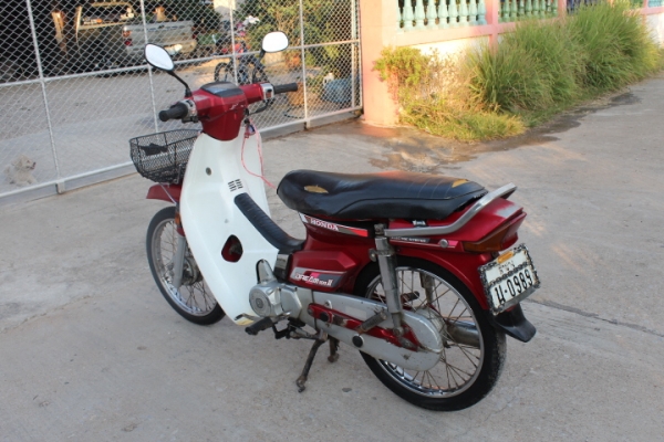 ดรีมคุรุสภาสตาร์ทมือทะเบียนโอนภาษีเต็มเดิมๆพร้อมประกวดขาย12800บาท