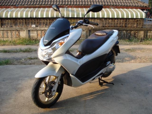 ...HONDA PCX 125 ขาว สภาพเดิมๆสีสวย