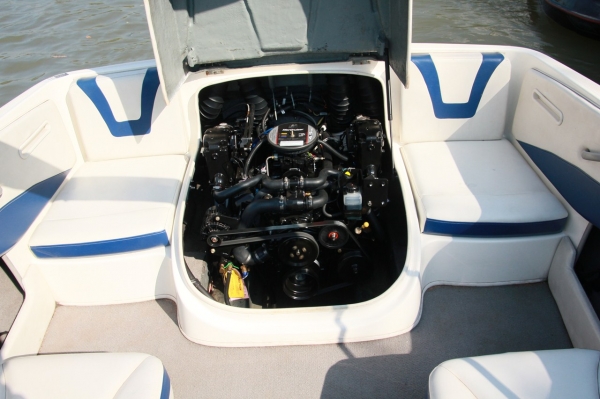 Bayliner19.5 V6 เครื่อง 4จังหวะ ใช้4ชั่วโมงกว่าๆ