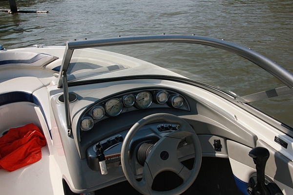 Bayliner19.5 V6 เครื่อง 4จังหวะ ใช้4ชั่วโมงกว่าๆ