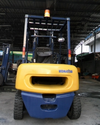 ขายรถยกโคมัสสึ2.5ตันรุ่น12เครื่องดีซลงาเทด้ำรับประกัน6เดือนขายด่วนๆๆๆๆๆ