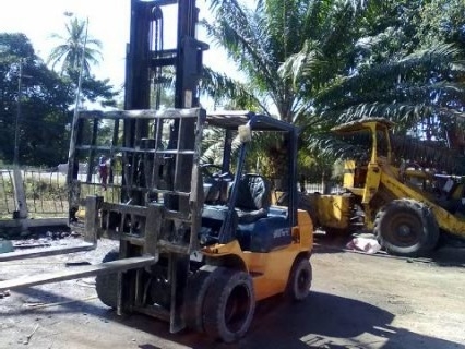 รายละเอียด ขายรถฟอร์คลิฟต์ Toyota 7SD30 งายาว 1.20 เมตร ลิฟต์สูง 4.50 เมตร