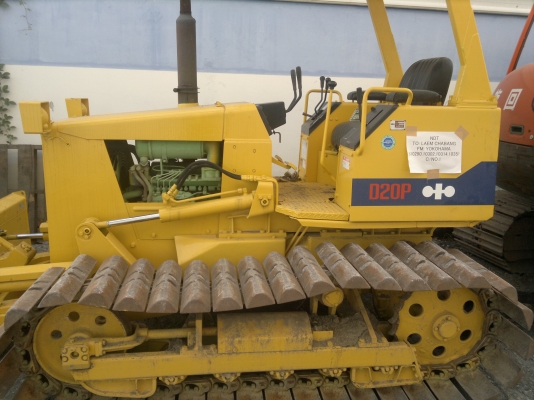 รถแทรกเตอร์ KOMATSU D20P-6 รถนอกนำเข้า สภาพดี มากๆๆ ใช้งานน้อย ติดต่อ มานะ 085-9049669