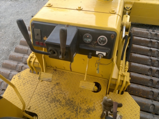 รถแทรกเตอร์ KOMATSU D20P-6 รถนอกนำเข้า สภาพดี มากๆๆ ใช้งานน้อย ติดต่อ มานะ 085-9049669