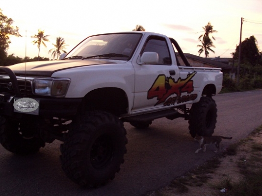 ขาย TOYOTA LN คานแข็ง ยาง 35 พร้อมลุย !!!!!