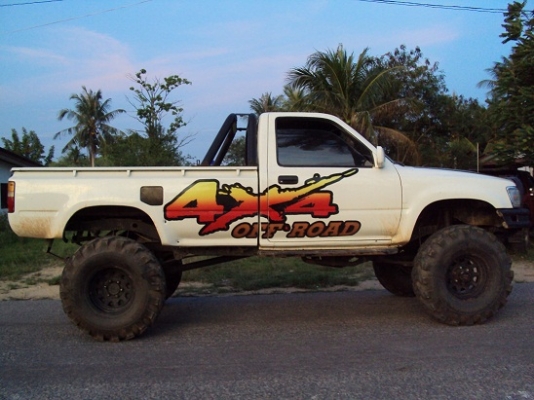 ขาย TOYOTA LN คานแข็ง ยาง 35 พร้อมลุย !!!!!