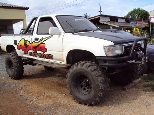 ขาย TOYOTA LN คานแข็ง ยาง 35 พร้อมลุย !!!!!