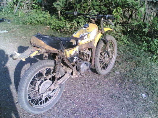 ขายยามาฮ่า DT100 เล่มทะเบียนพร้อมชุดโอนรถเดิมๆเครื่องใช้งานได้ตามปกติขาย 8900 บาท