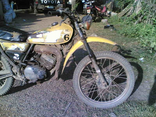 ขายยามาฮ่า DT100 เล่มทะเบียนพร้อมชุดโอนรถเดิมๆเครื่องใช้งานได้ตามปกติขาย 8900 บาท