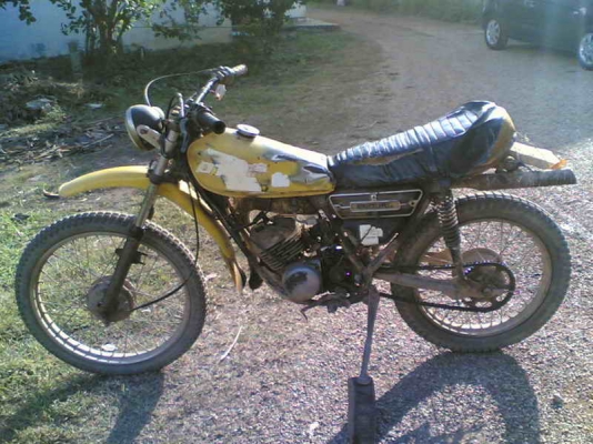 ขายยามาฮ่า DT100 เล่มทะเบียนพร้อมชุดโอนรถเดิมๆเครื่องใช้งานได้ตามปกติขาย 8900 บาท