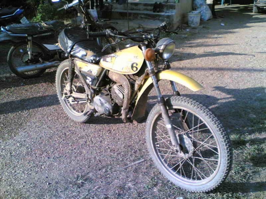 ขายยามาฮ่า DT100 เล่มทะเบียนพร้อมชุดโอนรถเดิมๆเครื่องใช้งานได้ตามปกติขาย 8900 บาท