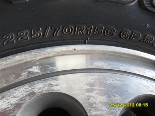 ขาย ยางอะไหล่ 225/70R15 พร้อมแม็ก 1 ล้อ สวยๆ จัดไป 1200 T.088-875-9838 K.ae ขาย ยางอะไหล่ 225/70R15 พร้อมแม็ก 1 ล้อ สวยๆ จัดไป 1200 T.088-875-9838 K.ae