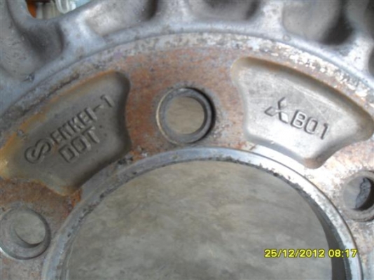 ขาย ยางอะไหล่ 225/70R15 พร้อมแม็ก 1 ล้อ สวยๆ จัดไป 1200 T.088-875-9838 K.ae ขาย ยางอะไหล่ 225/70R15 พร้อมแม็ก 1 ล้อ สวยๆ จัดไป 1200 T.088-875-9838 K.ae