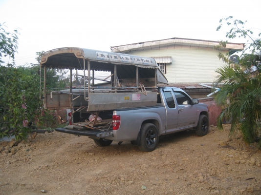 /////ขายด่วน  หลังคารถสองแถว////