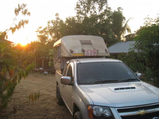 /////ขายด่วน  หลังคารถสองแถว////