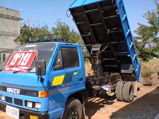 หกล้อ Isuzu ดั้ม NKR 110 เฟืองท้าย F หลัง