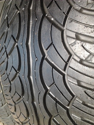 ขายยาง265/50/20 ปี 3810 YOKOHAMA JAPAN 1 คู่  ราคา :  4,800.00  บาท