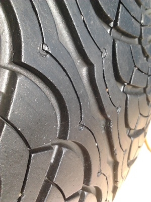 ขายยาง265/50/20 ปี 3810 YOKOHAMA JAPAN 1 คู่  ราคา :  4,800.00  บาท