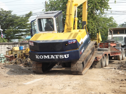 ขายรถแมคโครPC120-3  สภาพพร้อมใช้ สนใจติดต่อ บอย 085-156-2314