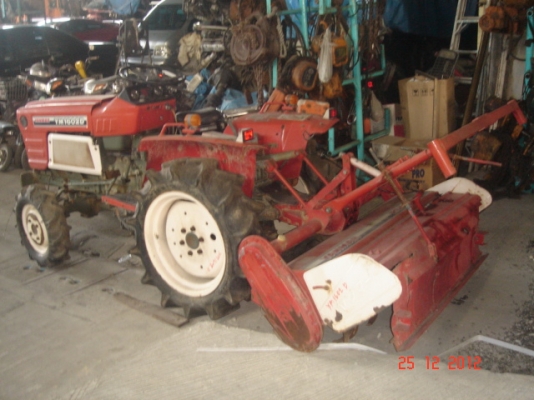 รถเก่าญี่ปุ่น รถไถนา YANMAR YM1602D สีแดง