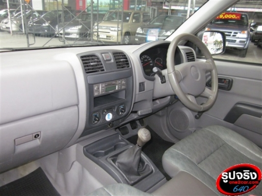 ISUZU D-MAX 2.5 ต่อตู้ ปี 2004 เกียร์ธรรมดา ดาวน์ 10,000 บาท