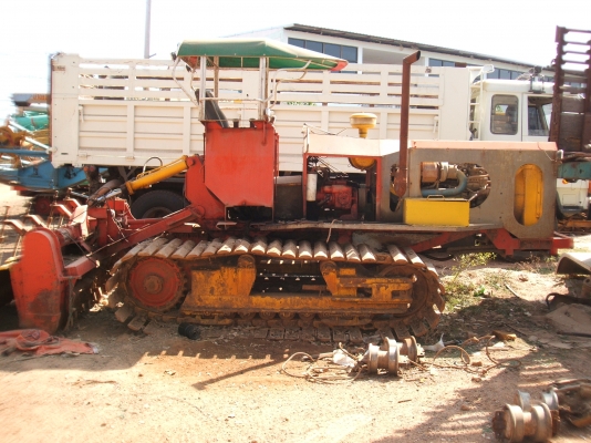 ขายด่วน รถตีดิน ยี่ห้อ ไทยเจริญการช่าง ตัวเดิน 12HT เครื่องยนต์ P11  ปั้ม 22ไดกิ้น โซ่ D2 ใหม่  ใบแทรกใหม่  ลอนเลอร์ใหม่