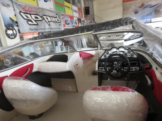 ++ ขายเรือใหม่ BAYLINER 215 ปี 2012 ลดราคาพิเศษช่วงปีใหม่เท่านั้น++